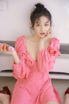 老师在里面放两个跳D
